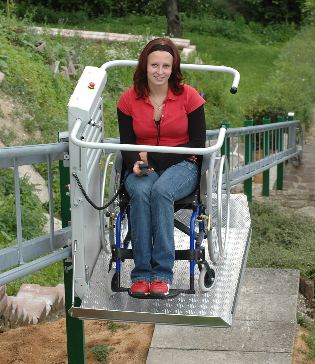 Wheelchair<br />
Platform<br />
Lifts